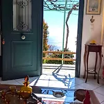 شقة Efi's *